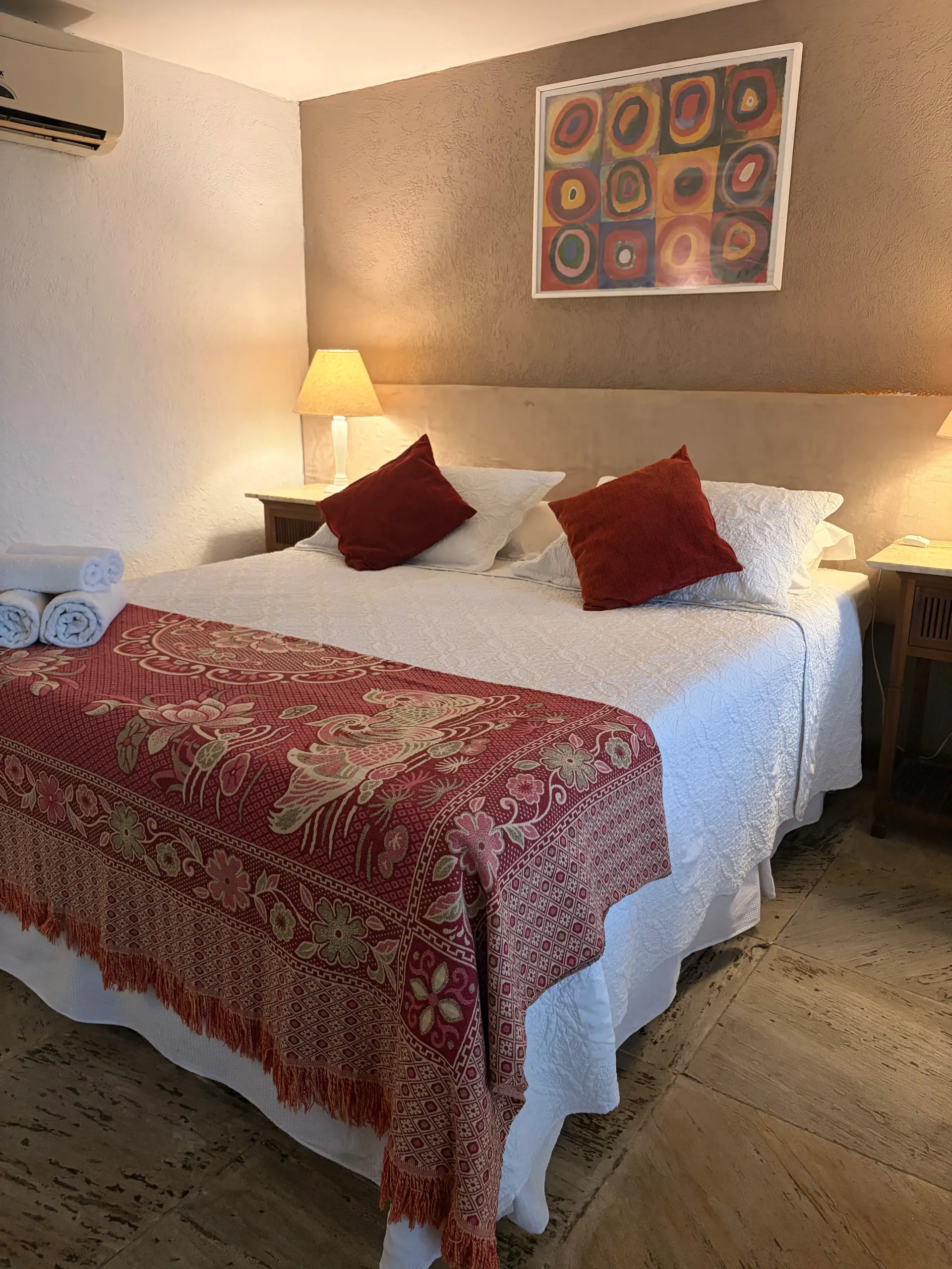 Acomodação Aquabarra House