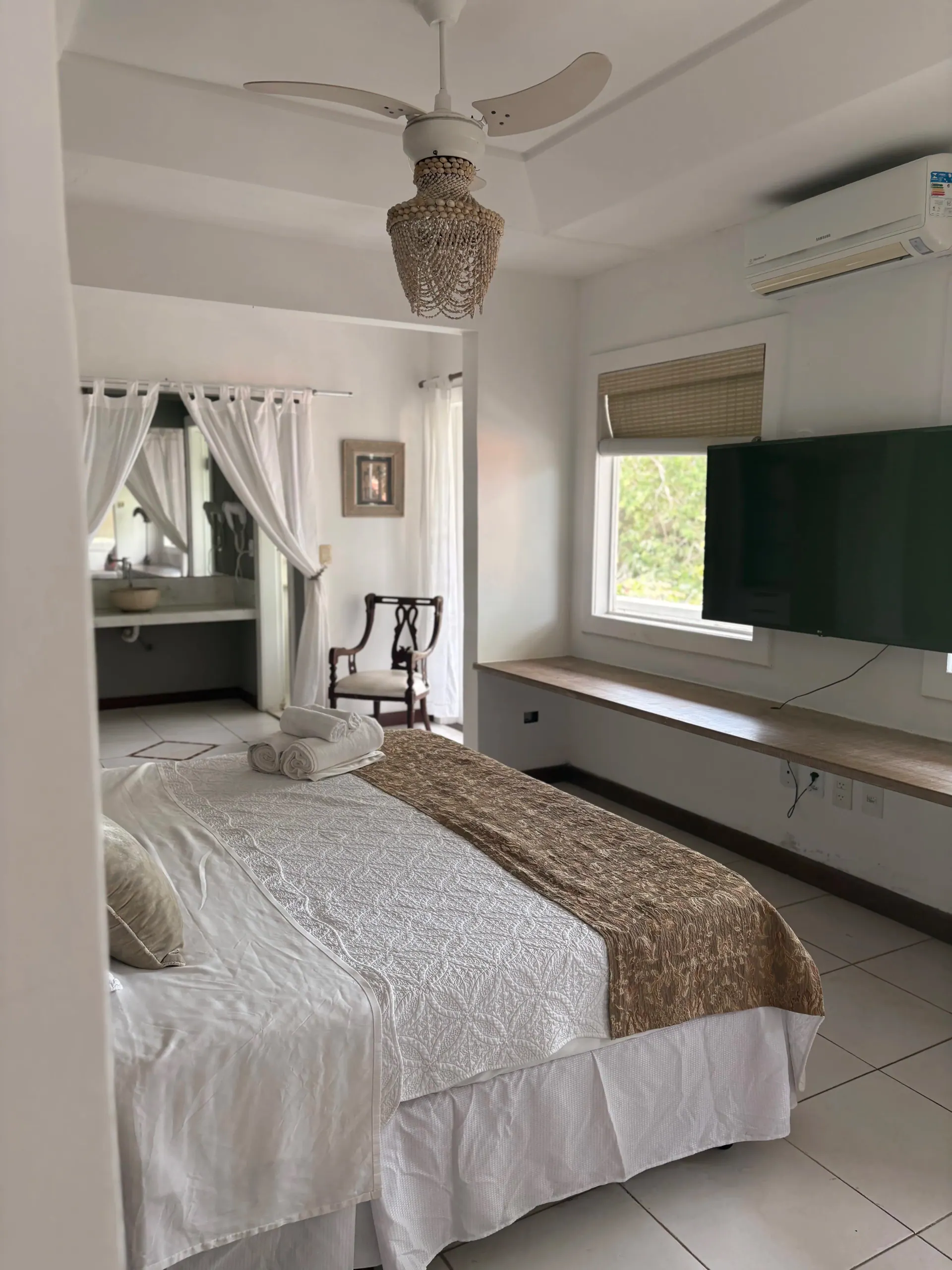 Acomodação Aquabarra House